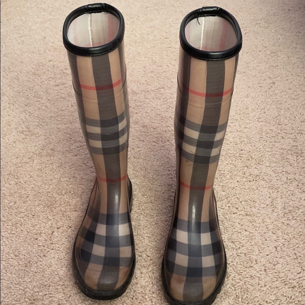 Authentic Burberry Rainboots size 37